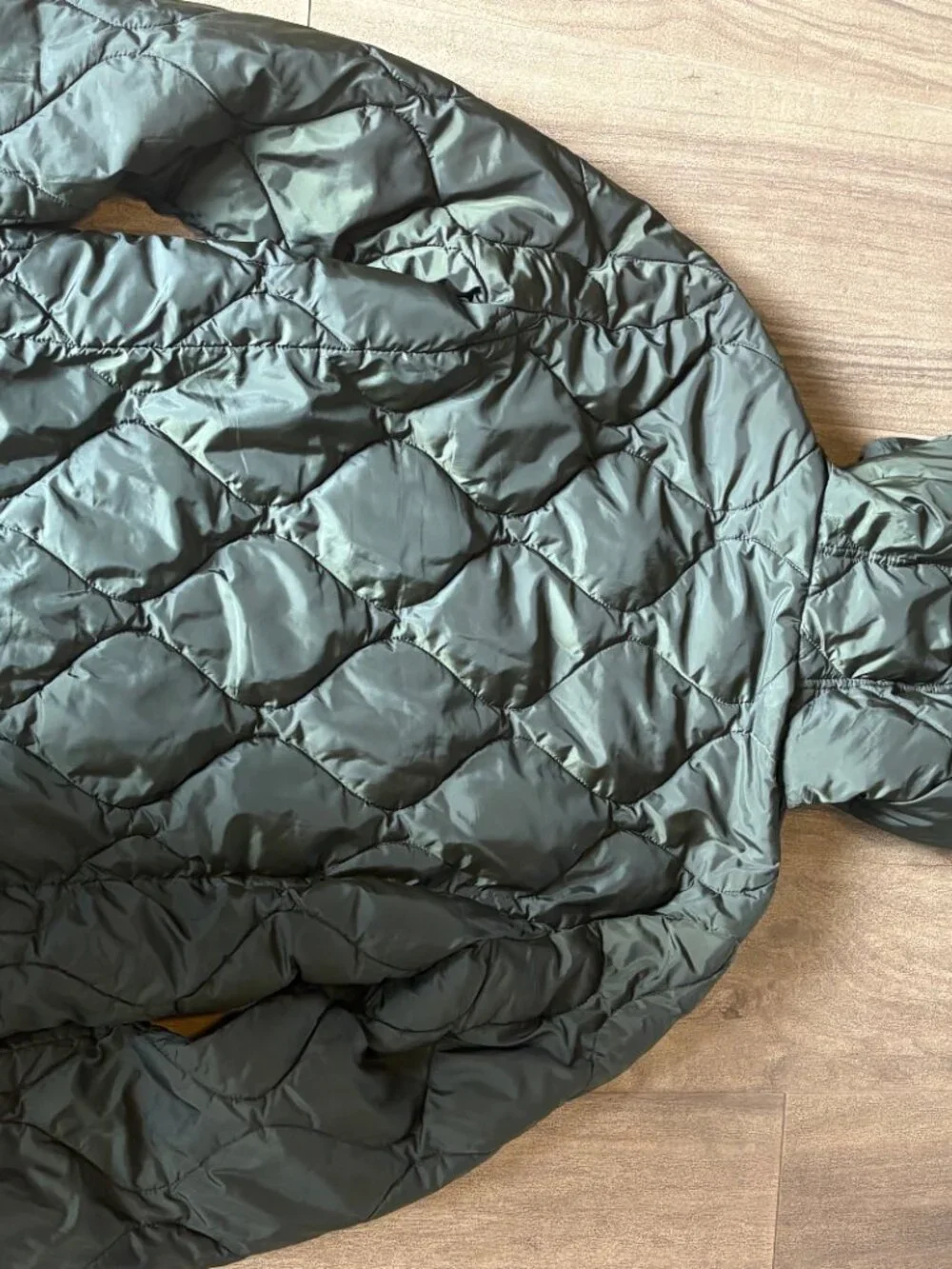 H&M Mens Quilted Hooded Puffer in Khaki Green, Size S